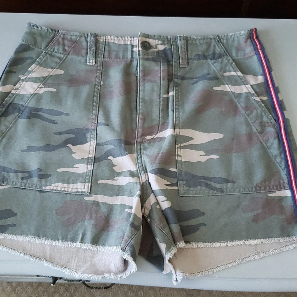 GAP button fly super high waisted camo utility shorts - Picture 3 of 10